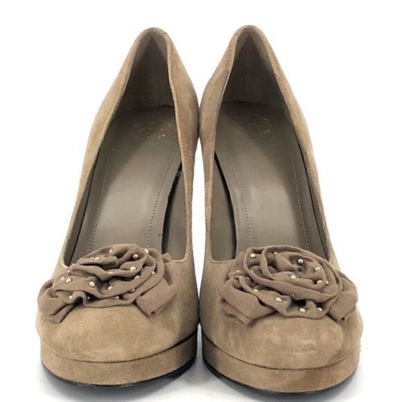 BCBGeneration Tan Suede Leather Platform Heels Gold Studded Vamp Rosettes 9.5 - Picture 2 of 16